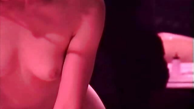 جاو آماتور روی موی کوتاه نوجوان با خالکوبی در سکس در دوربین مخفی موقعیت های مختلف لعنت می اندازد جوانان کوچک الاغ بزرگ